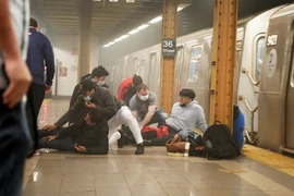 Nổ súng tại ga tàu điện: Thưởng 50.000 USD cho người tố giác tội phạm