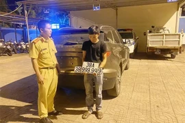 Chủ xe không bằng lái, lắp biển 'ngũ quý 9' giả ở Hà Tĩnh bị xử lý