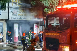 ​Dập tắt kịp thời vụ cháy cửa hàng quần áo, nhiều người thoát nạn