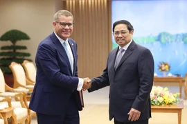 Thủ tướng Phạm Minh Chính tiếp Chủ tịch COP26 Alok Kumar Sharma
