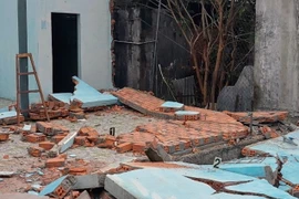 Phú Yên: Sập tường trong quá trình dỡ nhà, khiến 2 bố con tử vong