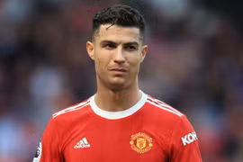 Ronaldo không tham dự trận Liverpool-M.U sau khi con trai qua đời