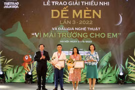 Hình ảnh Lễ trao Giải thưởng thiếu nhi Dế Mèn lần 3 năm 2020
