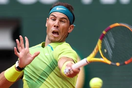 Rafael Nadal và Novak Djokovic khởi đầu như mơ tại Roland Garros