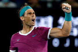 Cận cảnh Nadal ngược dòng kịch tính, lên ngôi Australian Open