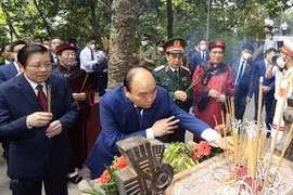 Chủ tịch nước Nguyễn Xuân Phúc dâng hương Giỗ Tổ Hùng Vương năm 2022