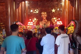 Nghệ An: Nhân dân hướng về Bác trong ngày đầu Xuân Nhâm Dần 2022