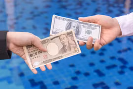 Nhật Bản: Đồng yen mất giá kỷ lục trong 24 năm so với USD