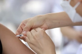 Ngày 28/9: Ghi nhận 1.587 ca mắc mới COVID-19, số bệnh nhận nặng giảm