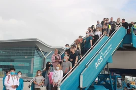 Điều chỉnh hướng dẫn tạm thời thí điểm đón khách quốc tế đến Việt Nam