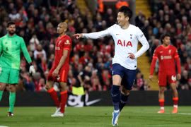 Premier League: Liverpool mất điểm trên sân nhà, M.U thảm bại