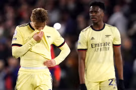 Thua Crystal Palace, Arsenal lỡ cơ hội trở lại top 4 Premier League