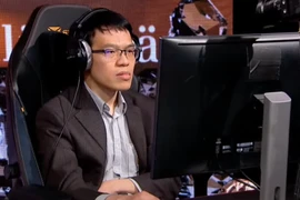 Vượt mặt 'vua cờ," Lê Quang Liêm giành ngôi á quân Oslo Esports Cup