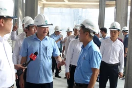 Phó Thủ tướng kiểm tra 2 dự án yếu kém của ngành công thương ở Lào Cai