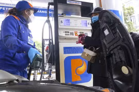 Áp dụng mức xử phạt cao nhất với cơ sở vi phạm về kinh doanh xăng dầu