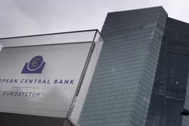 ECB quyết định tăng lãi suất lần đầu tiên trong 11 năm