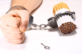 Nhiều chuyên gia y tế cũng khẳng định, cai cocaine (ma túy) còn dễ hơn cai nicotin (thuốc lá). (Nguồn: Vietnam+)