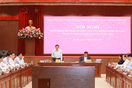 Đoàn kiểm tra số 1 Ban Chỉ đạo Trung ương phòng, chống tham nhũng, tiêu cực làm việc với Ban Thường vụ Thành uỷ Hà Nội.(Ảnh: Phương Hoa/TTXVN)