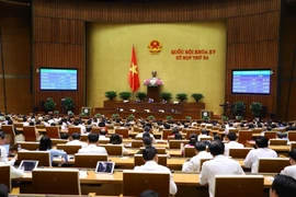 Quốc hội biểu quyết thông qua Nghị quyết về chủ trương đầu tư Dự án đầu tư xây dựng đường bộ cao tốc Châu Đốc - Cần Thơ - Sóc Trăng giai đoạn 1. (Ảnh: Văn Điệp/TTXVN)