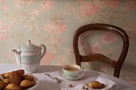 ​Chiếc bánh madeleine nhúng trà nóng trong kiệt tác “Đi tìm thời gian đã mất” (Remembrance of Things Past) của Marcel Proust đã trở thành một hình ảnh kinh điển trong văn chương. (Nguồn: Sputnik)