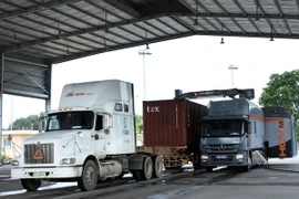 Máy soi container di động tại Chi cục Hải quan Quản lý hàng XNK ngoài khu công nghiệp (Cục Hải quan Bình Dương). (Ảnh: Hoàng Hùng/TTXVN)