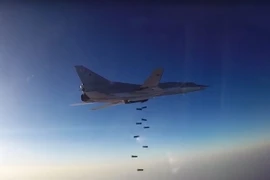 Máy bay Tu-22M3 của Nga tiến hành chiến dịch không kích chống khủng bố ở Syria sau khi cất cánh từ căn cứ không quân Hamedan ngày 16/8. (Nguồn: AFP/TTXVN)