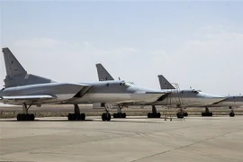 Máy bay chiến đấu Tu-22M3 của Nga tại căn cứ không quân Hamedan ở Iran. (Nguồn: Tasnim/TTXVN)