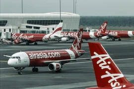 Máy bay của hãng hàng không AirAsia tại sân bay Kuala Lumpur, Malaysia ngày 1/7. (Nguồn: EPA/TTXVN)