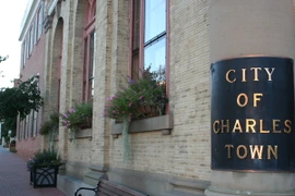 (Nguồn: charlestownwv.us)