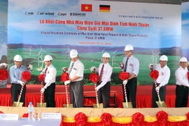 Lễ khởi công Nhà máy điện gió Mũi Dinh. (Ảnh: Công Thử/TTXVN)