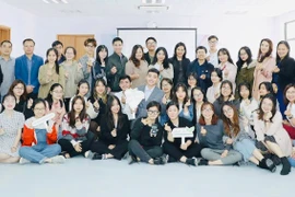 Các thành viên dự án Thanh niên vì môi trường. (Ảnh: PV/Vietnam+)