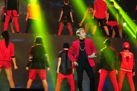 [Photo] Sơn Tùng M-TP tiếp tục "gây bão" với bản hit mới