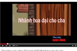 Clip "Nhành hoa dại cho cha" được tác giả Tử Văn tìm thấy trên Youtube do tài khoản “Bài học cuộc sống” đăng lên ngày 6/12/2013. (Ảnh: Tử Văn)