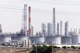 Một cơ sở khai thác dầu tại cảng Jubail, Saudi Arabia. (Ảnh: AFP/TTXVN)