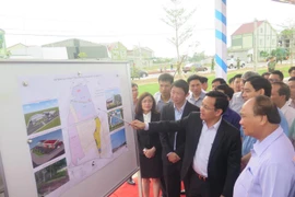 Thủ tướng Chính phủ Nguyễn Xuân Phúc thăm, làm việc tại Khu Công nghiệp VSIP Nghệ An. (Ảnh: Văn Nhật/Vietnam+)