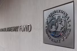 Logo của Quỹ tiền tệ quốc tế tại trụ sở ở Washington DC., Mỹ. (Ảnh: AFP/TTXVN)