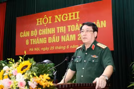 Đại tướng Lương Cường, Chủ nhiệm Tổng cục Chính trị Quân đội nhân dân Việt Nam chủ trì hội nghị. (Ảnh: Dương Giang/TTXVN)