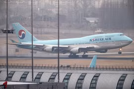 Máy bay của hãng hàng không Korean Air tại sân bay quốc tế Gimpo, phía tây thủ đô Seoul, Hàn Quốc. (Ảnh: Yonhap/TTXVN)