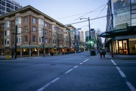 Cảnh vắng lặng tại một tuyến phố ở Vancouver, Canada do dịch COVID-19. (Ảnh: THX/TTXVN)