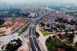 Đường vành đai 3 trên cao Mai Dịch-Nam Thăng Long thông xe dịp 10/10