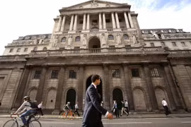 Quang cảnh bên ngoài Ngân hàng Trung ương Anh (BOE) tại London. (Ảnh: PA/TTXVN)