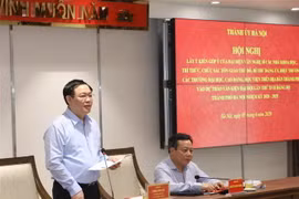 Bí thư Thành ủy Hà Nội Vương Đình Huệ phát biểu tại Hội nghị. (Ảnh: Văn Điệp/TTXVN)