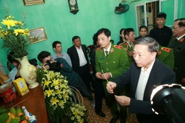 Đại tướng Tô Lâm đến chia buồn với gia đình chiến sĩ công an hy sinh