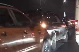 Hà Nội: Ba vụ tai nạn giao thông liên hoàn trên cầu Nhật Tân 