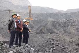 Tổng Giám đốc Tập đoàn Đặng Thanh Hải kiểm tra sản xuất và làm việc với Công ty Cổ phần than Hà Tu. (Nguồn: vinacomin)