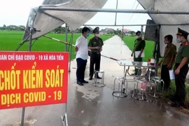 Ngày 1/8, thôn Bùi, xã Hòa Tiến, huyện Hưng Hà, tỉnh Thái Bình được phong tỏa để phòng chống dịch. (Ảnh: Thế Duyệt/TTXVN)