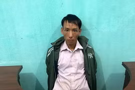 Đối tượng Hờ A Đua bị bắt giữ tại cơ quan điều tra. (Ảnh: Vũ Hà/TTXVN)