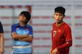 Tiền vệ Nguyễn Trọng Hùng. (Ảnh: Hoàng Linh/TTXVN)