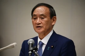 Chánh Văn phòng Nội các Yoshihide Suga. (Ảnh: AFP/TTXVN)