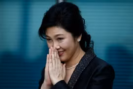 Bà Yingluck Shinawatra tới tòa án ở Bangkok, Thái Lan ngày 1/8. (Nguồn: EPA/TTXVN)